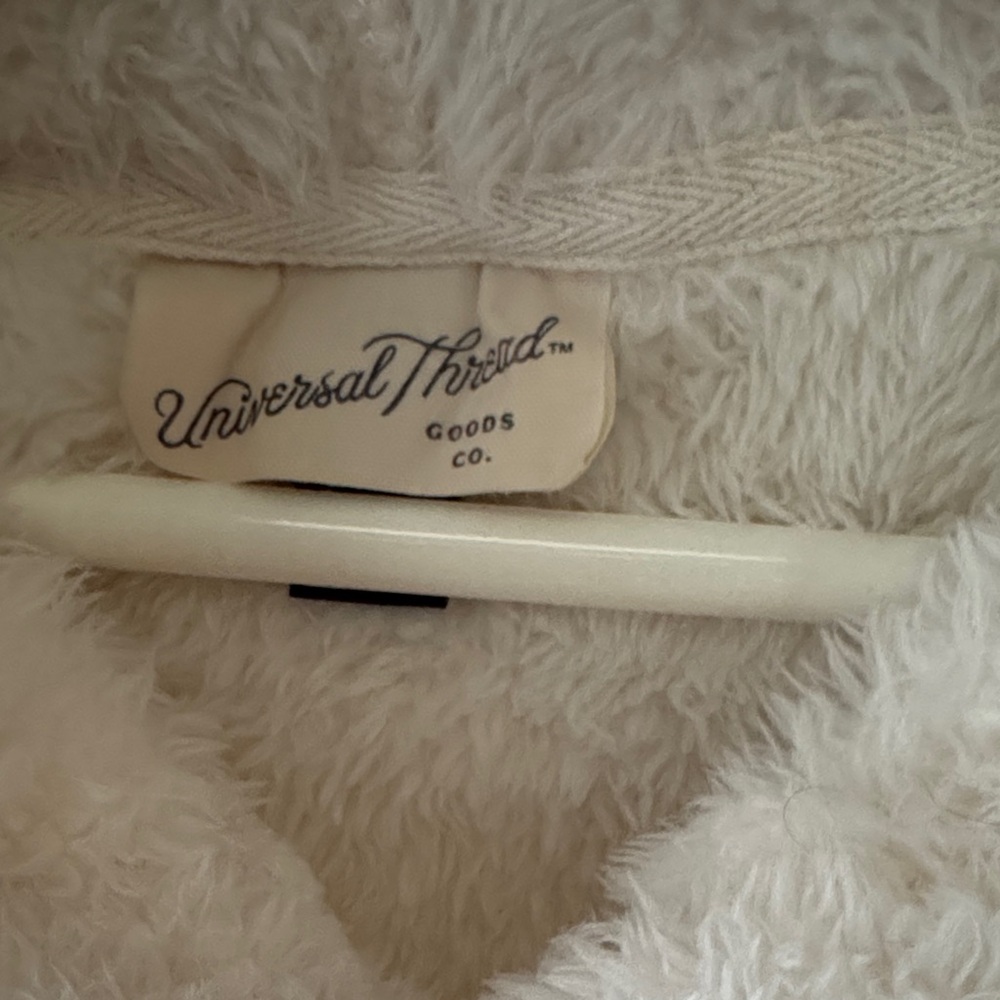 Cozy White Fleece Hoodie Sweater - Picture 2 of 7